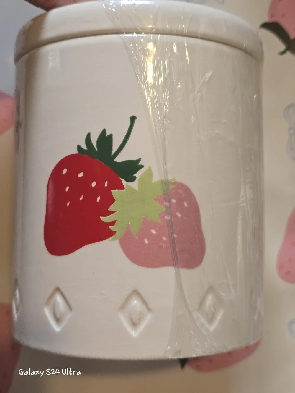 Strawberry 🍓 Decor Ceramic Storage Container With Lid NEW